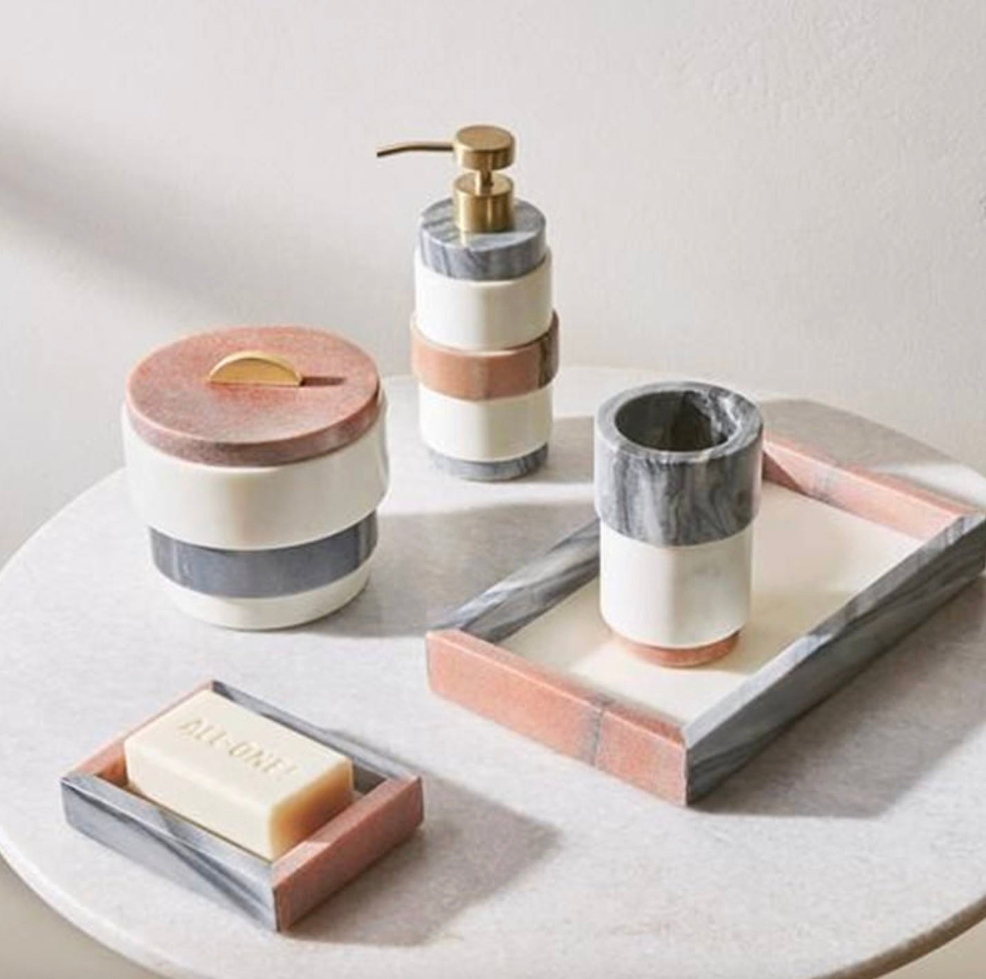 Elegant Polyresin Bathroom Vanity Set